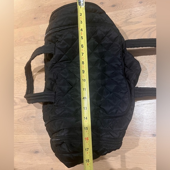 On 34th Brand - Quilted Nylon Duffle Bag, Gold Hardware - Lots of Pockets! - Picture 7 of 9